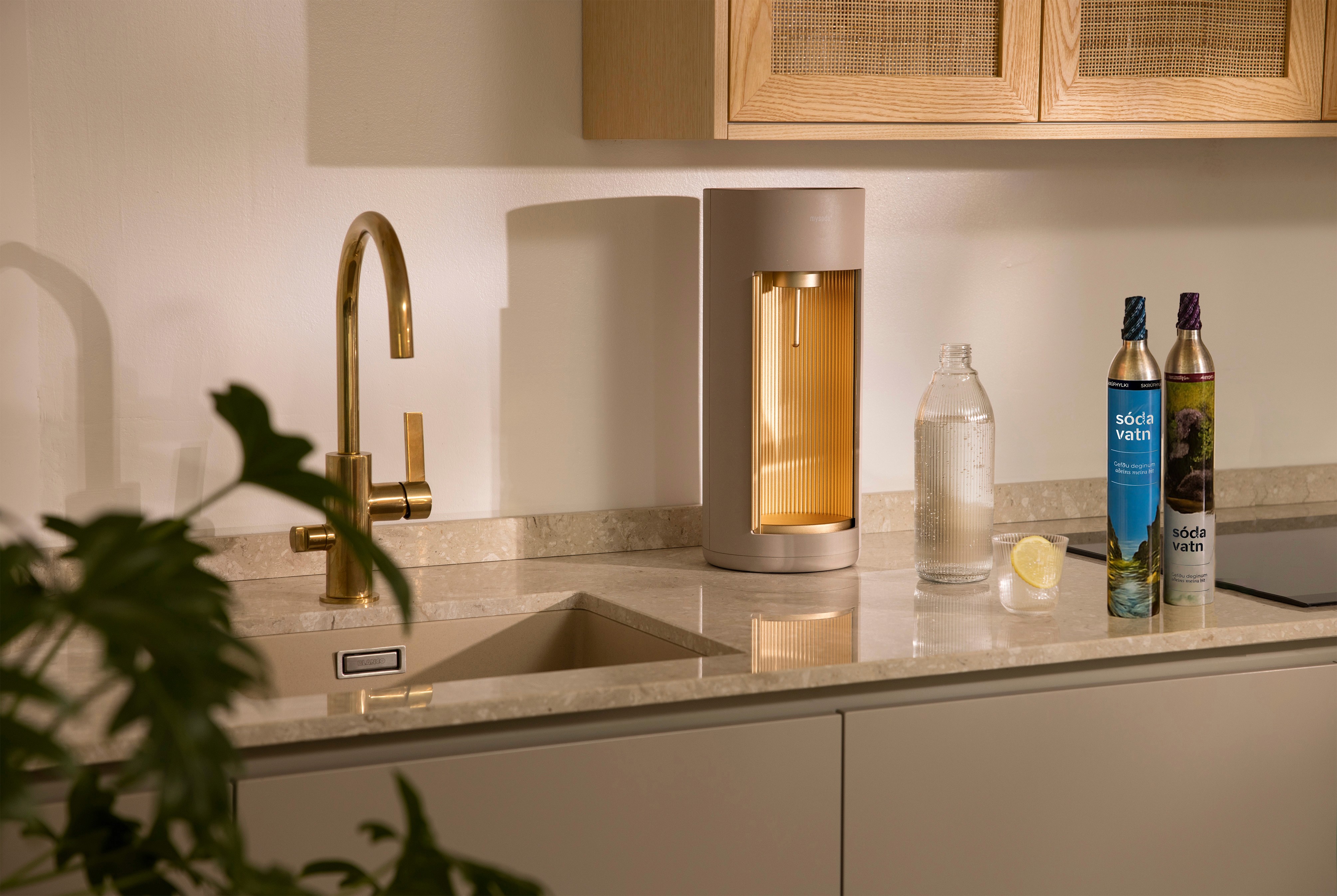 Sódavatn - kolsýruhylki og sódavatnstæki